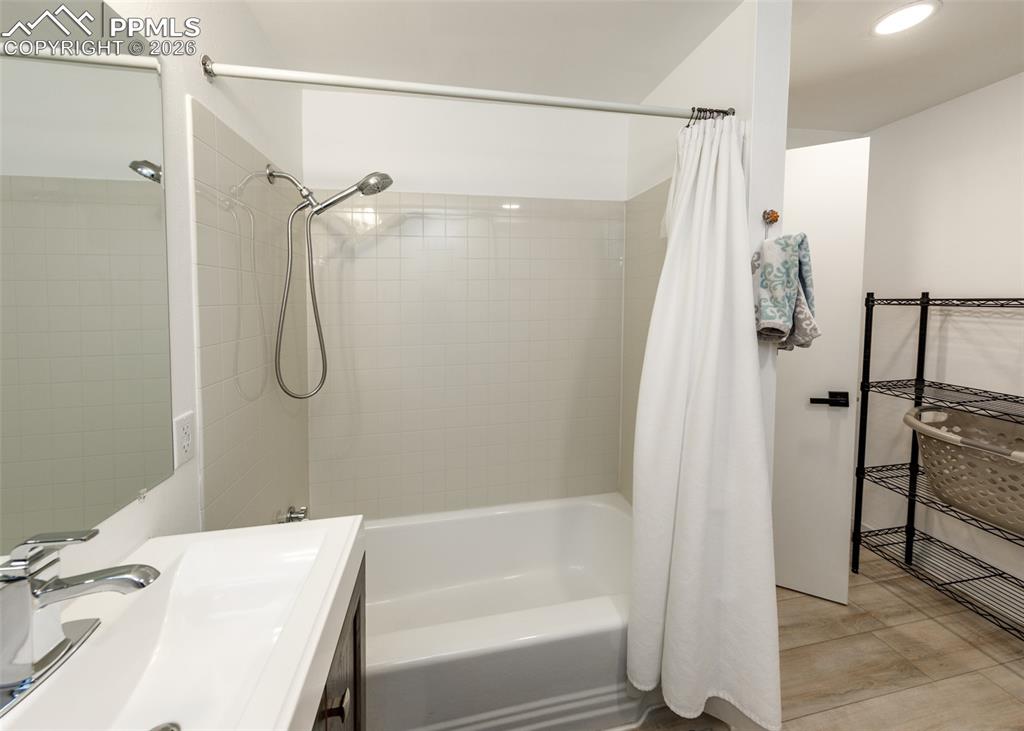 Image 34 of 50: Basement bathroom