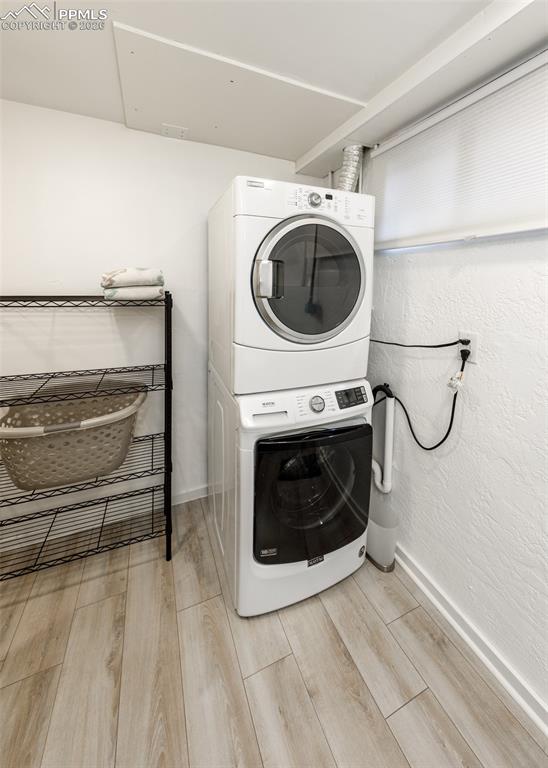 Image 35 of 50: Laundry