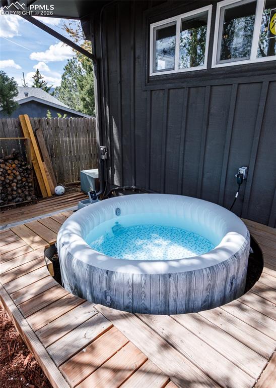 Image 43 of 50: Pool