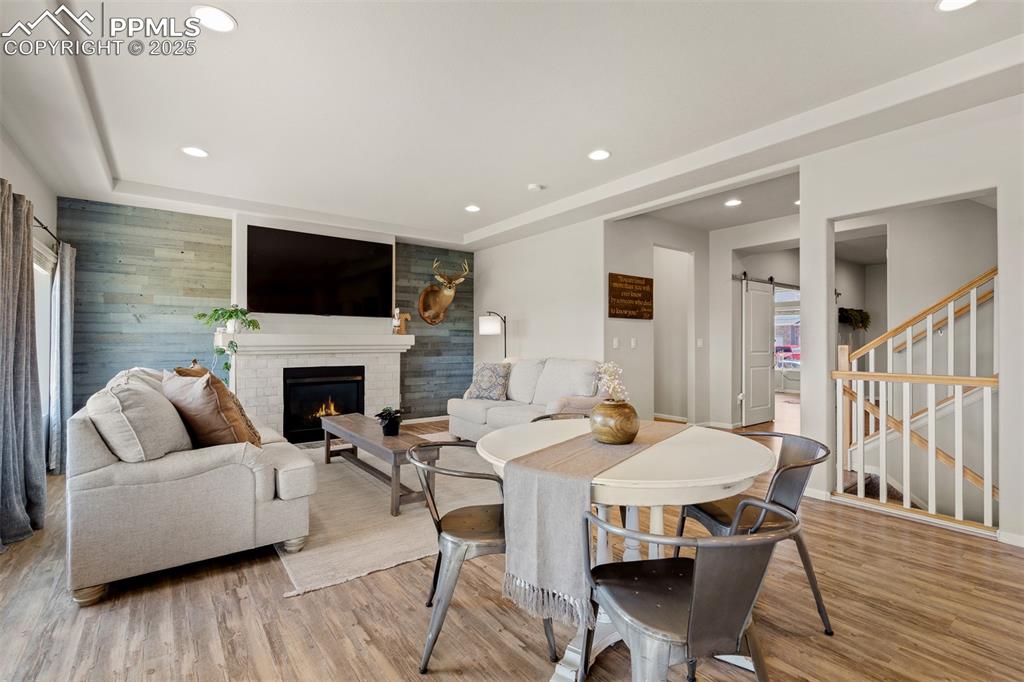 Image 14 of 50: Dining Area