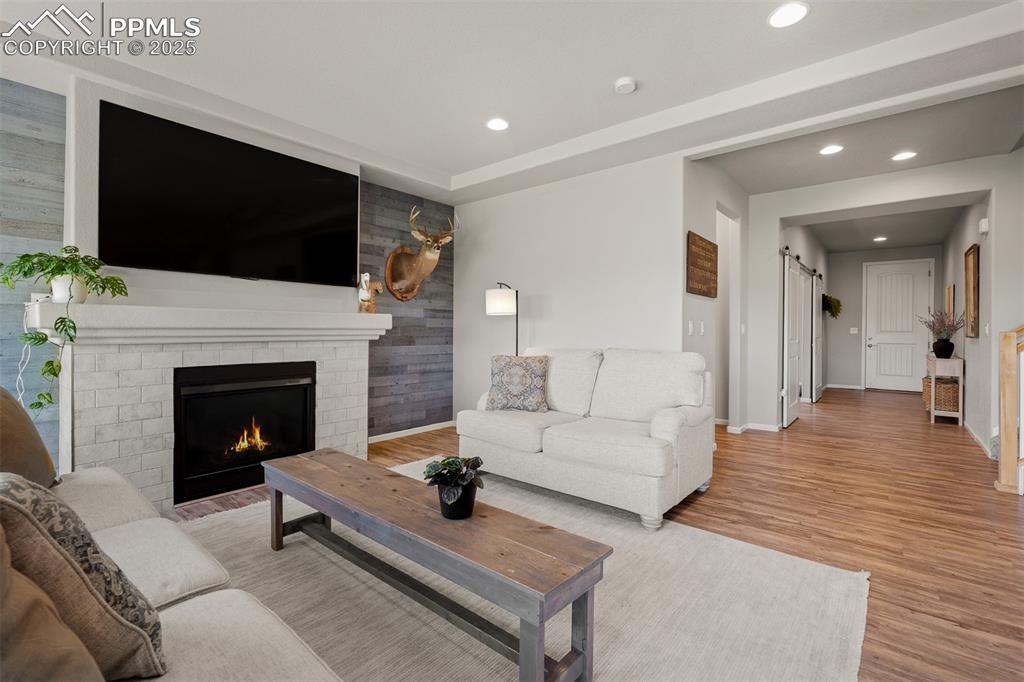 Image 15 of 50: Living Room