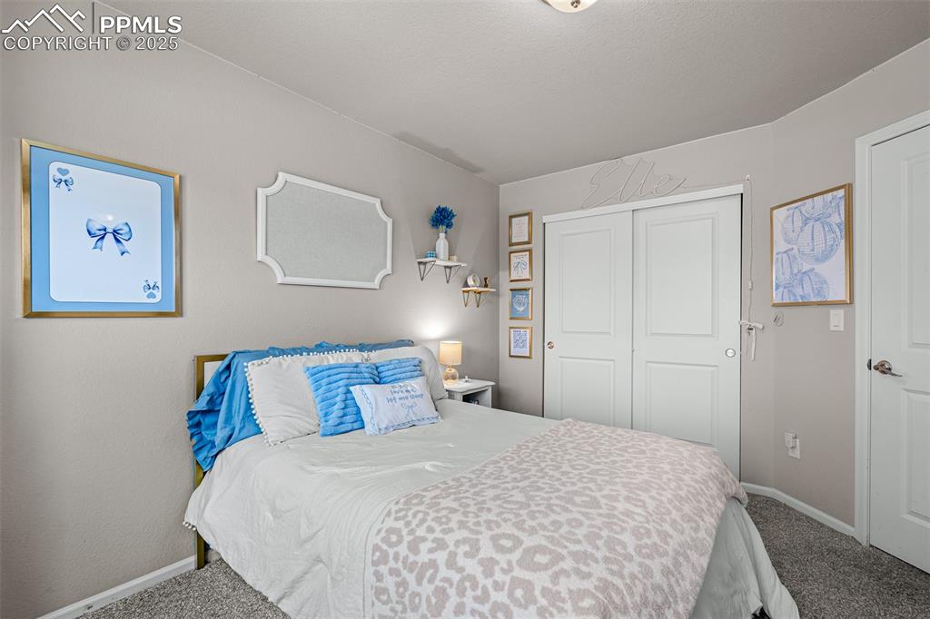 Image 29 of 50: Bedroom