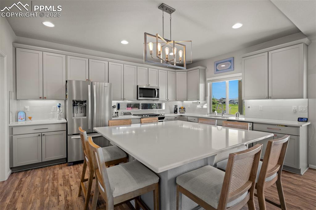 Image 4 of 50: Kitchen