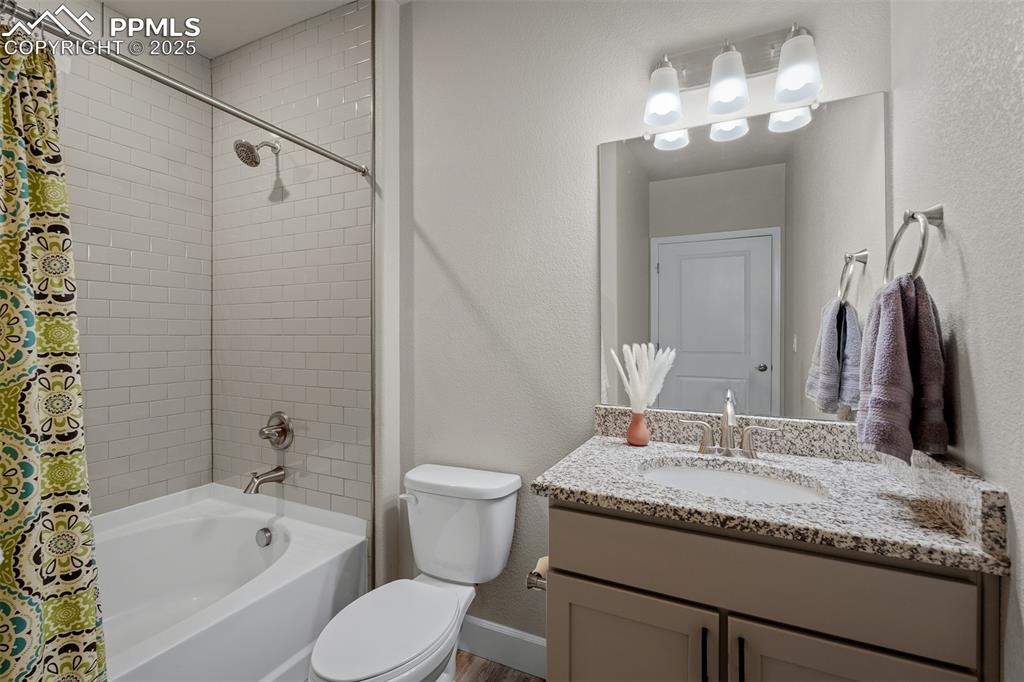 Image 46 of 50: Bathroom