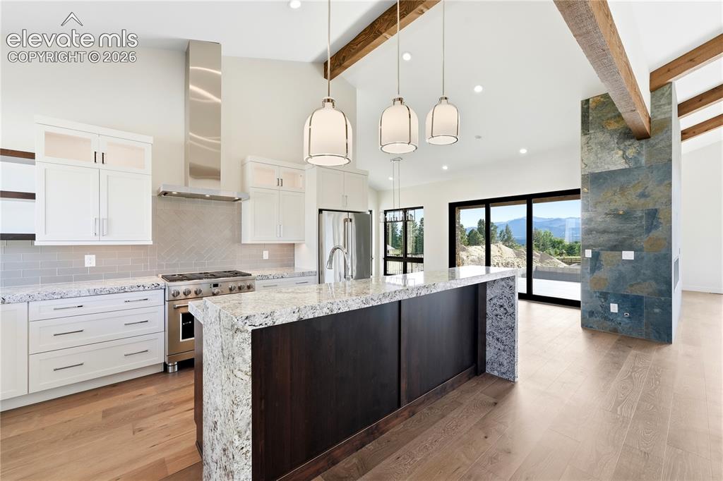 Image 12 of 48: Kitchen
