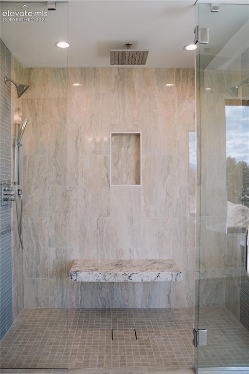 Image 26 of 48: Bathroom