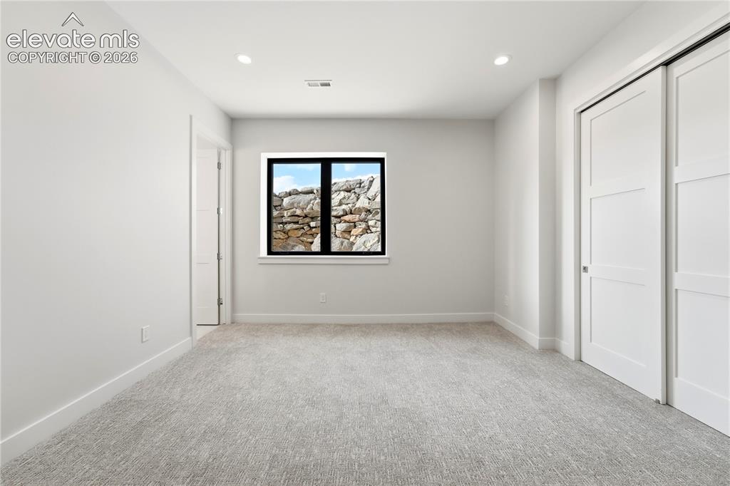 Image 41 of 48: Bedroom