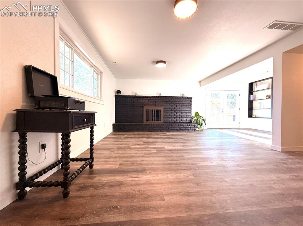 Image 13 of 45: Family Room