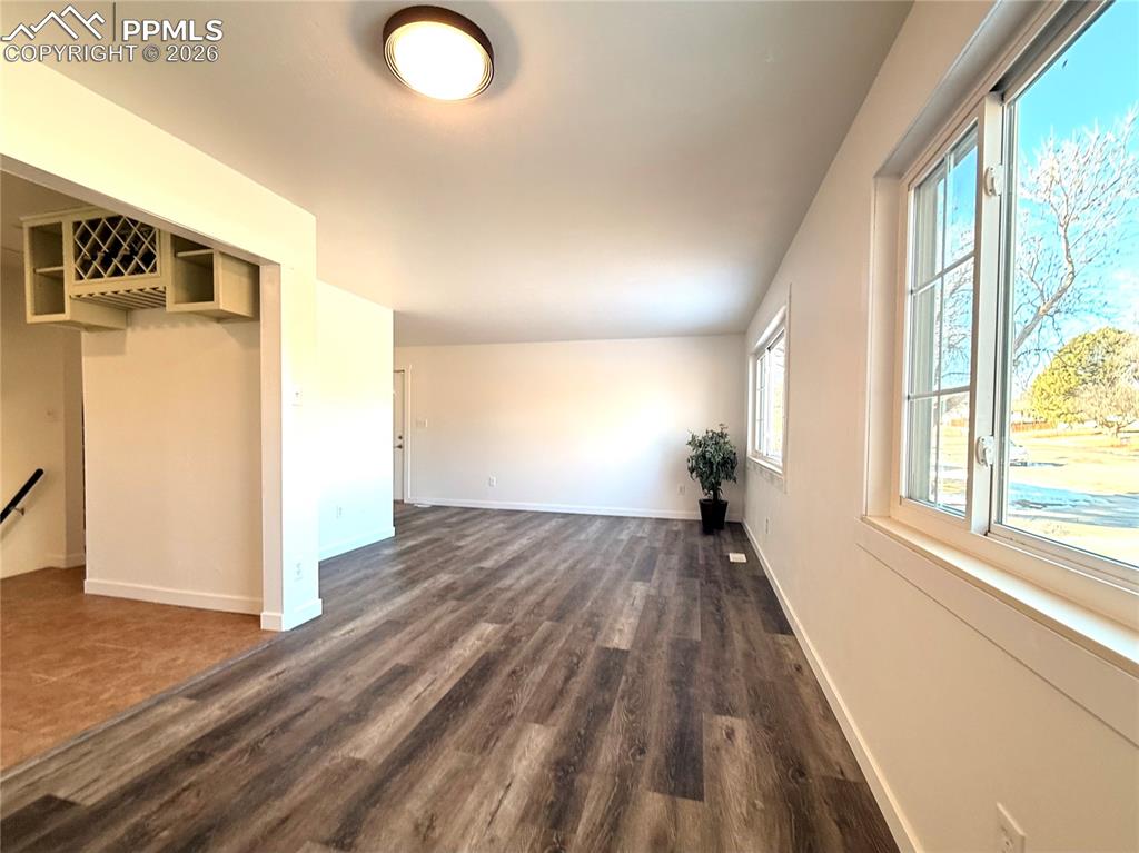 Image 15 of 45: Living Room