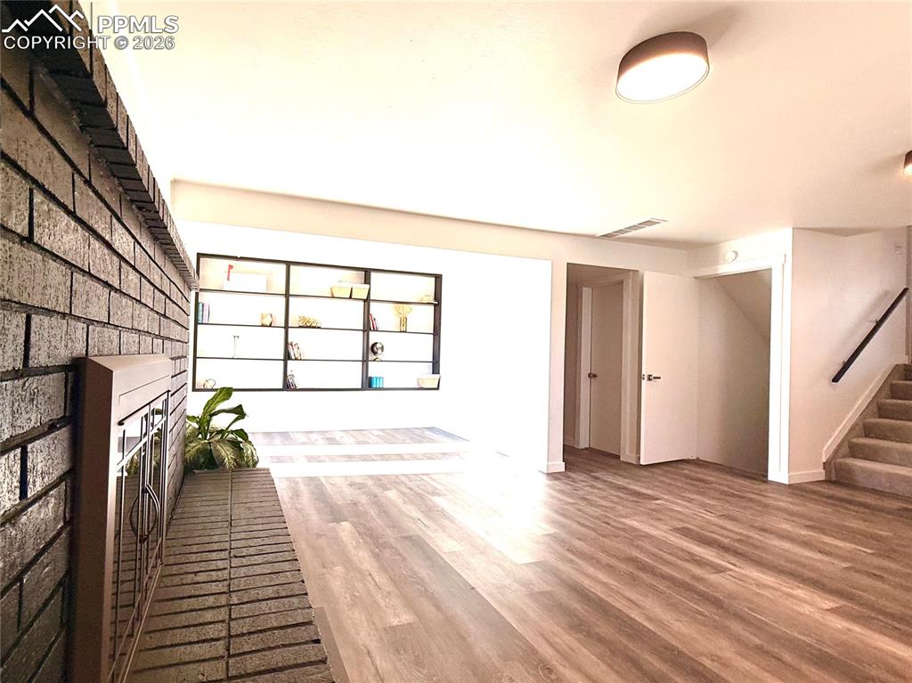 Image 19 of 45: Family Room