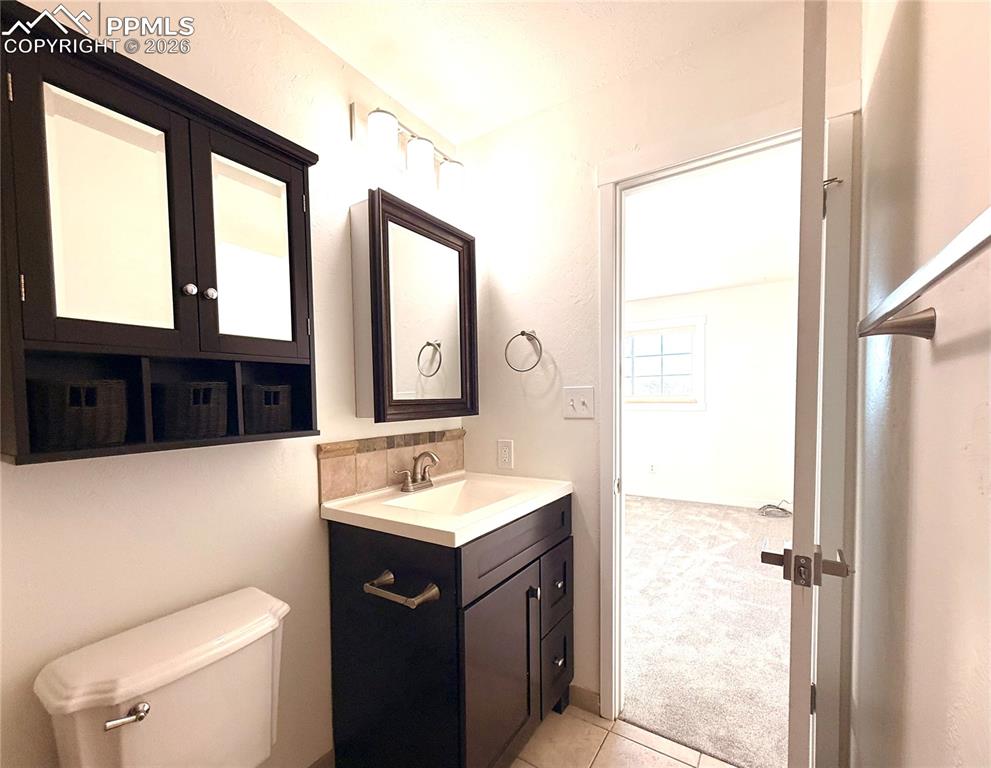 Image 30 of 45: Bathroom