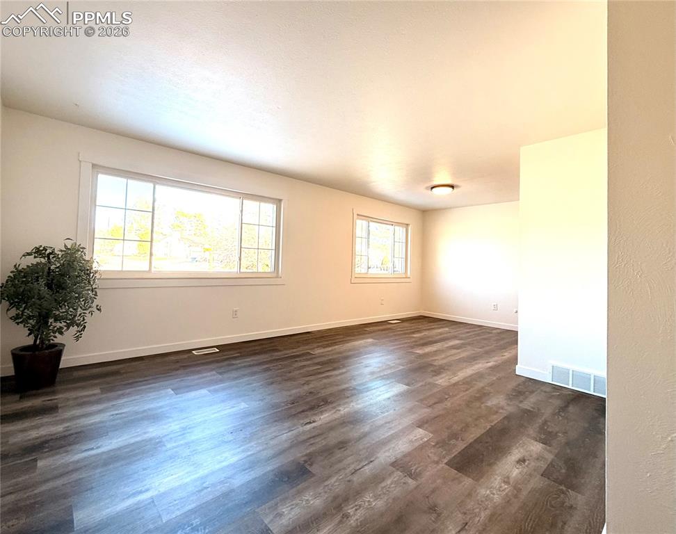 Image 4 of 45: Living Room