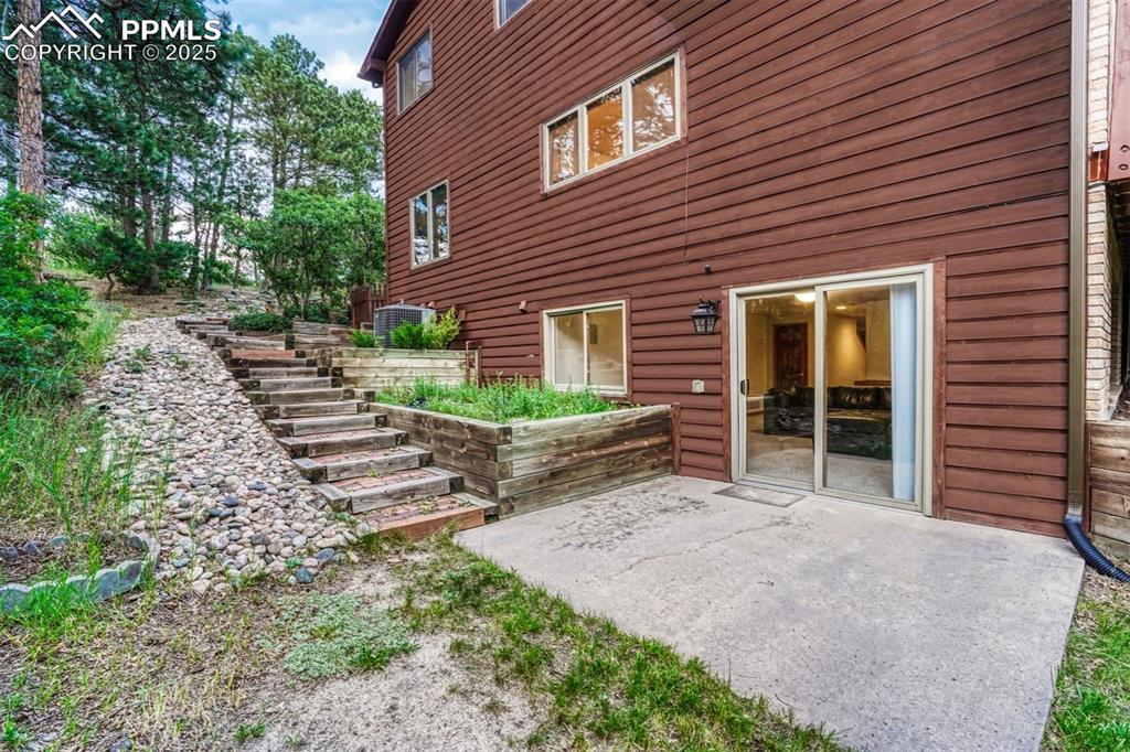 Image 26 of 38: Back of Structure