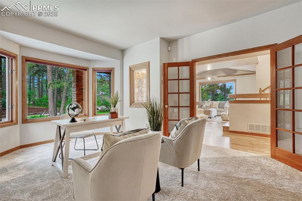 Image 4 of 38: Dining Area