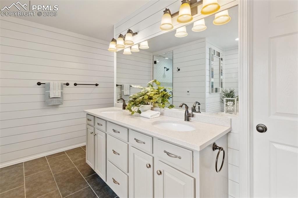 Image 22 of 50: Master Bathroom