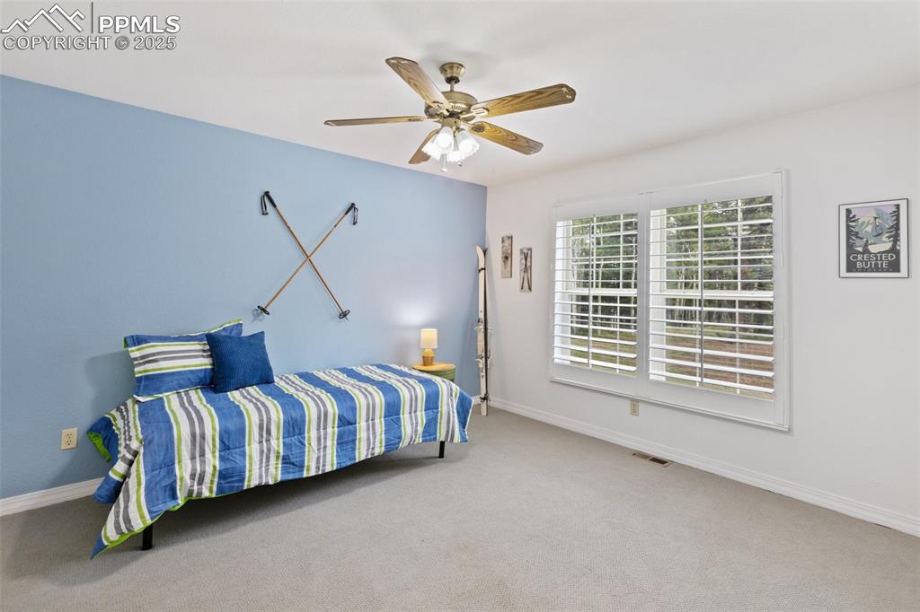 Image 24 of 50: Bedroom