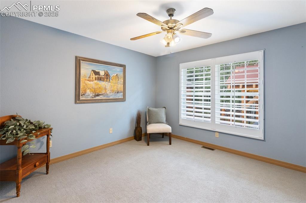 Image 28 of 50: Bedroom