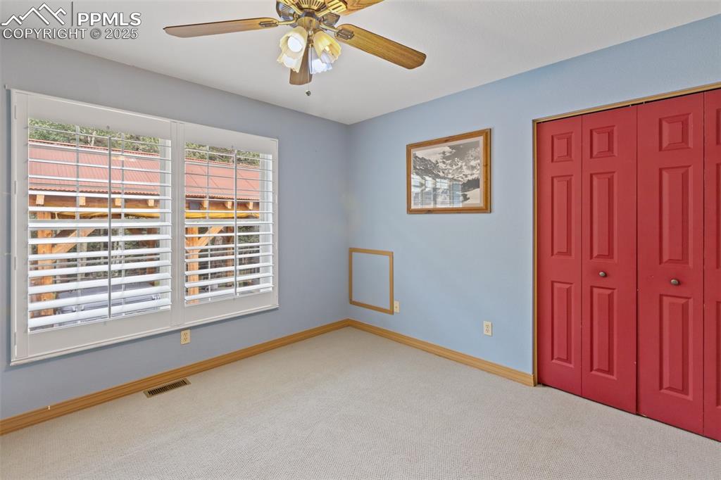 Image 29 of 50: Bedroom