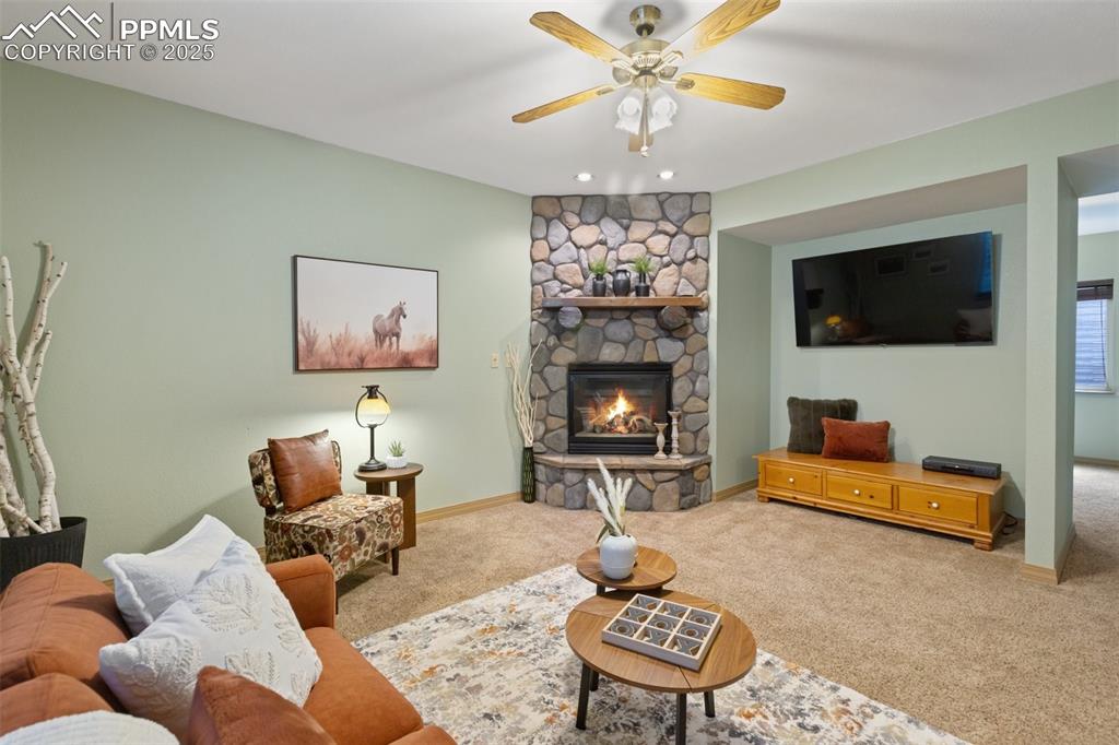 Image 30 of 50: Family Room