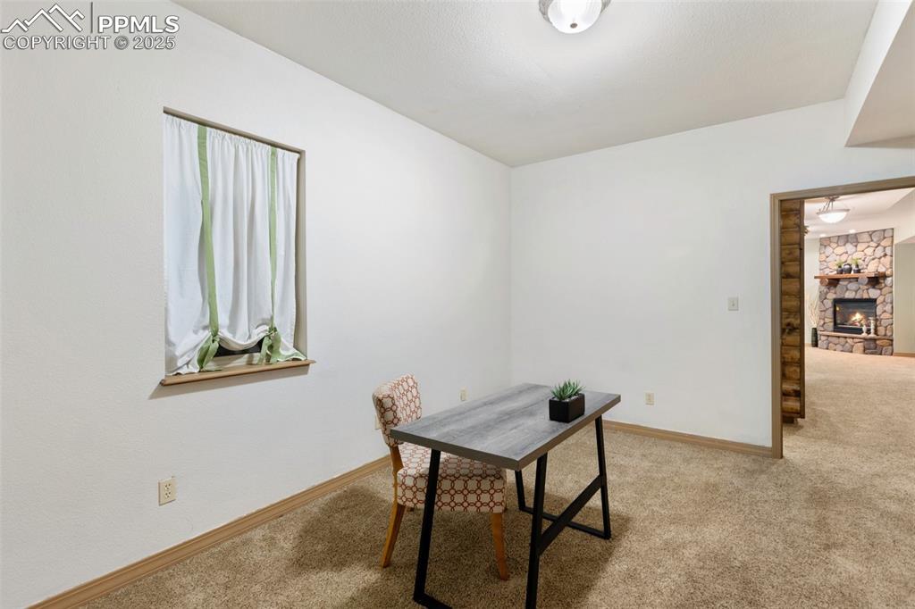 Image 35 of 50: Bedroom