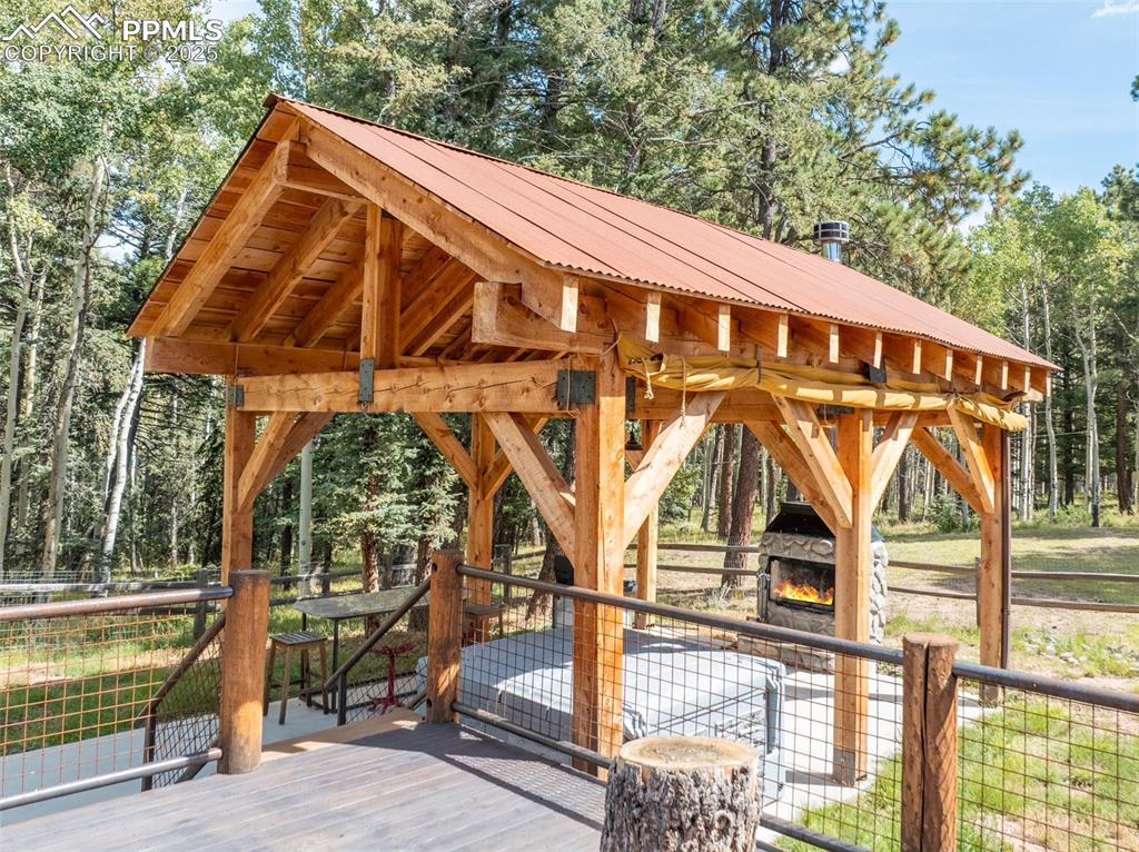 Image 37 of 50: Patio