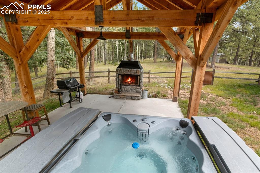 Image 38 of 50: Patio