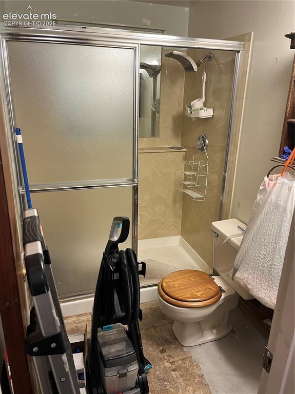 Image 10 of 15: Bathroom