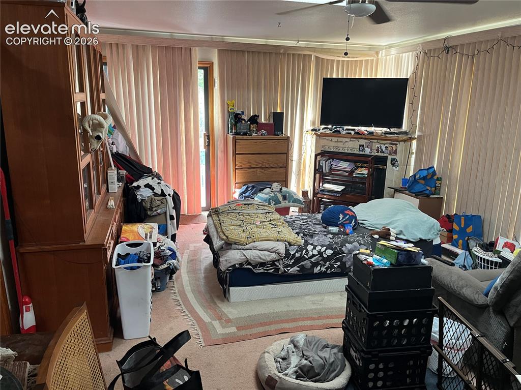 Image 7 of 15: Bedroom