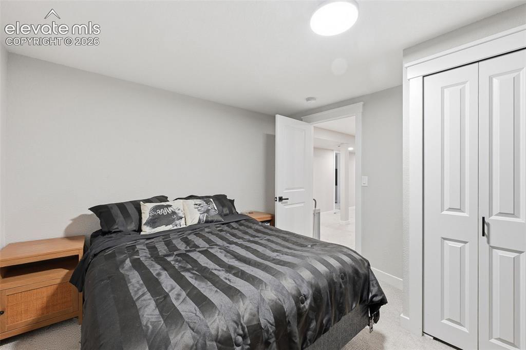 Image 16 of 30: Bedroom