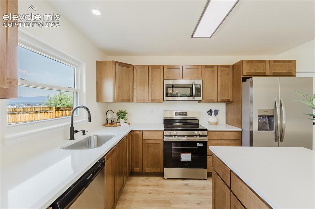 Image 11 of 50: Kitchen