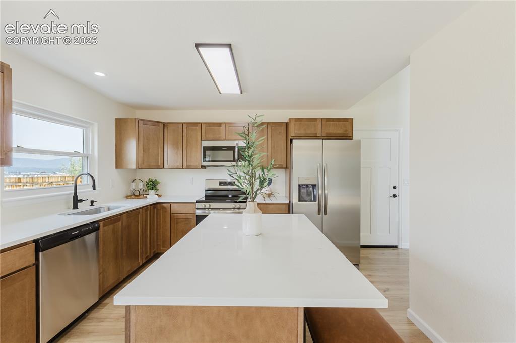 Image 15 of 50: Kitchen