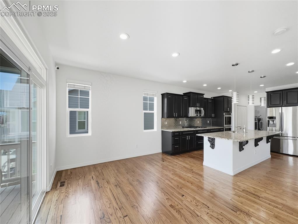 Image 12 of 50: Dining Area
