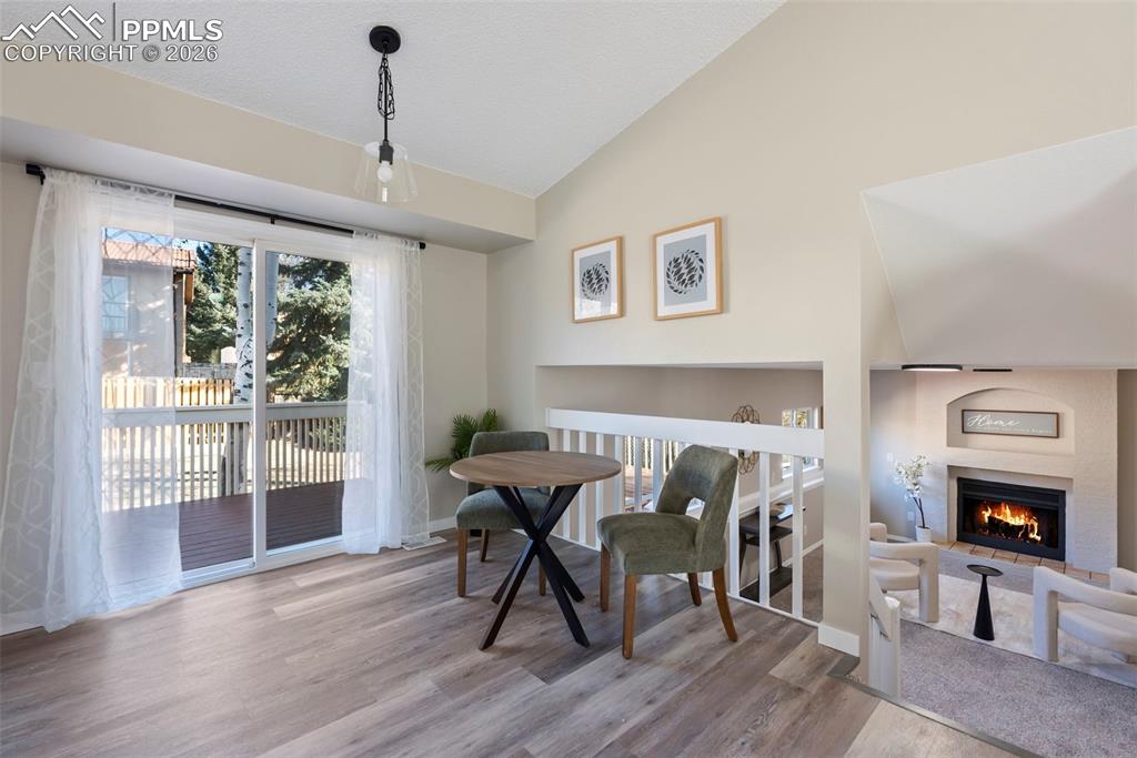 Image 10 of 45: Dining Area