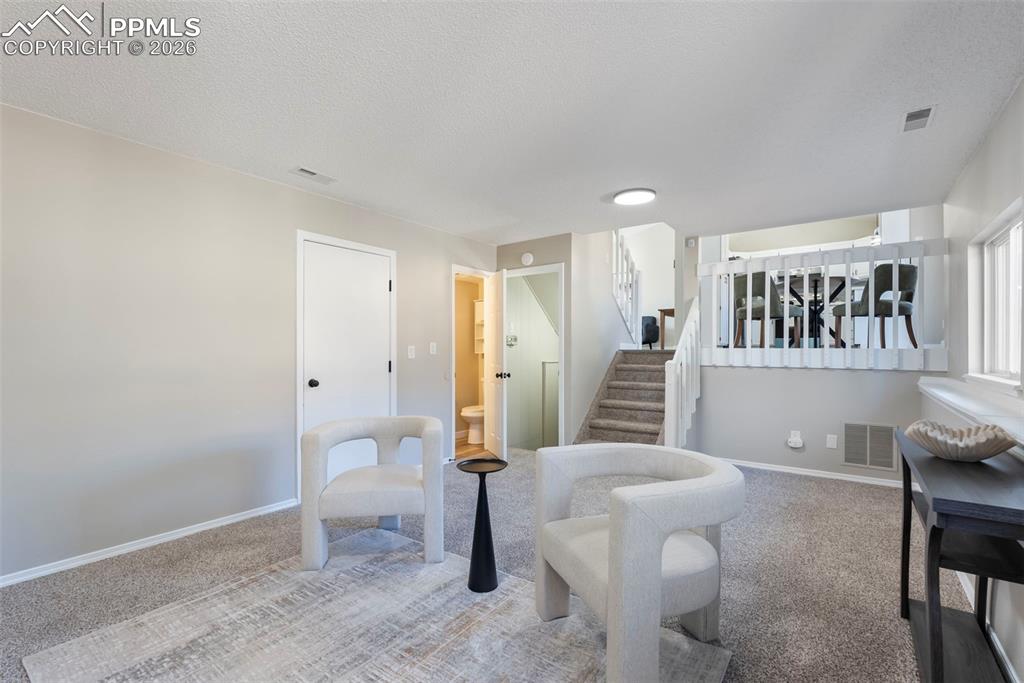 Image 22 of 45: Sitting Room