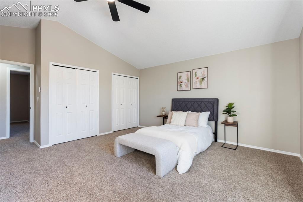 Image 31 of 45: Bedroom