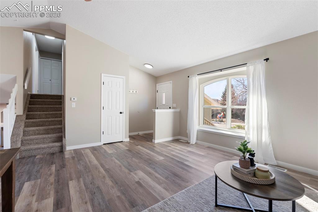 Image 8 of 45: Sitting Room