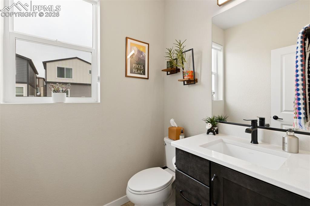 Image 14 of 32: Bathroom