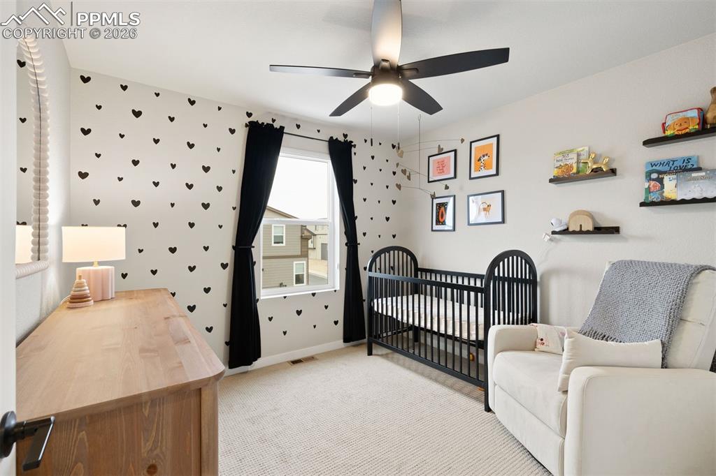 Image 22 of 32: Bedroom