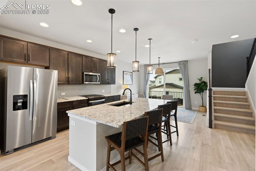 Image 8 of 32: Kitchen