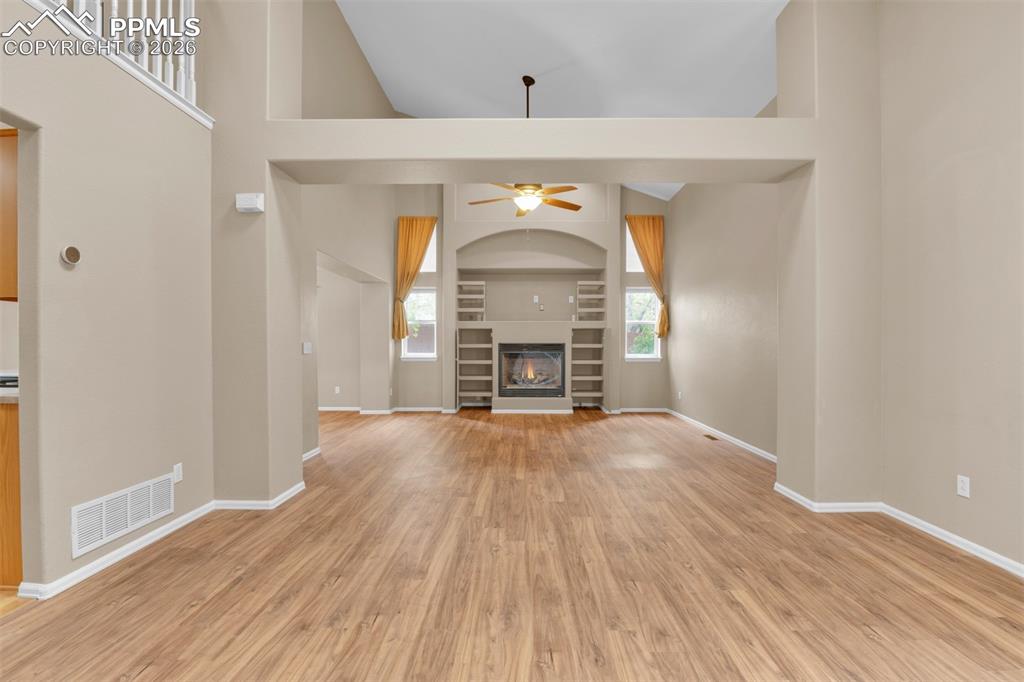 Image 15 of 50: Living Room