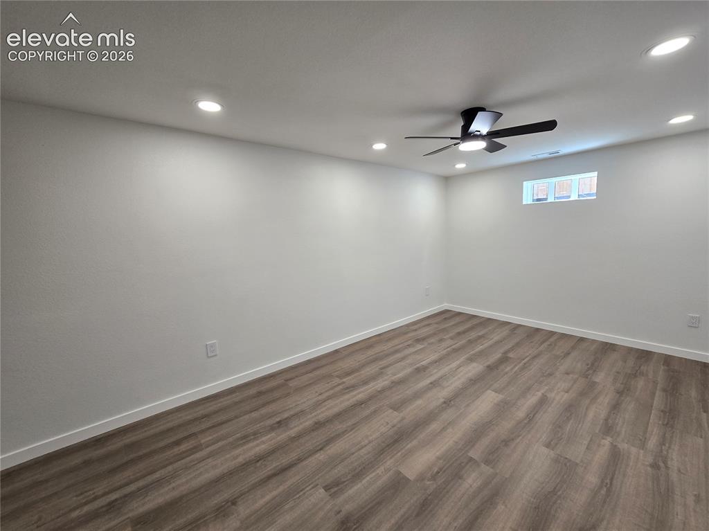 Image 17 of 36: Living Room