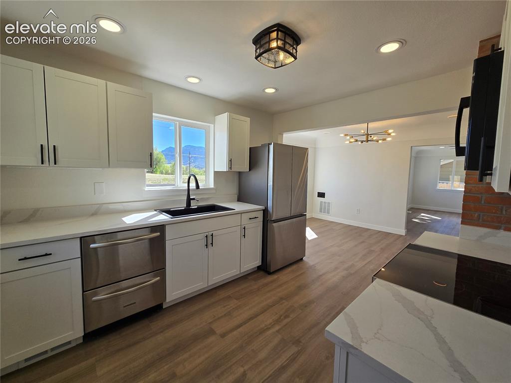 Image 8 of 36: Kitchen