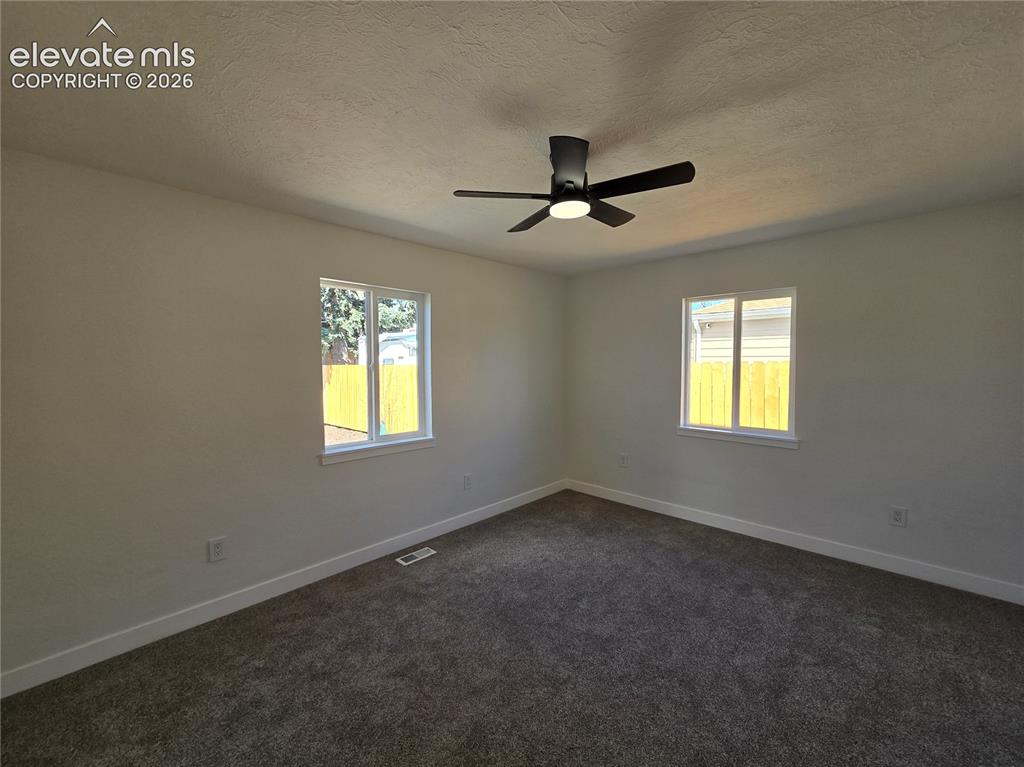 Image 9 of 36: Bedroom