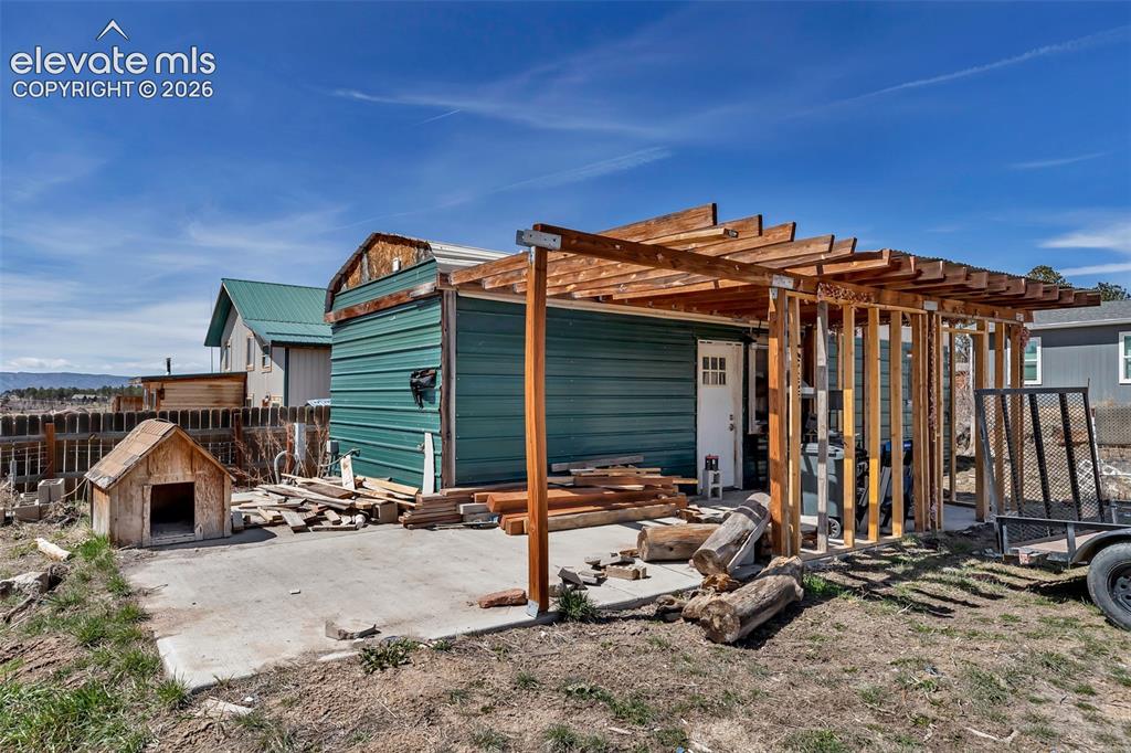 Image 6 of 35: Back of Structure
