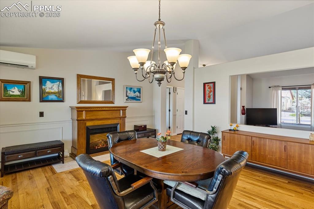 Image 6 of 35: Electric Fireplace