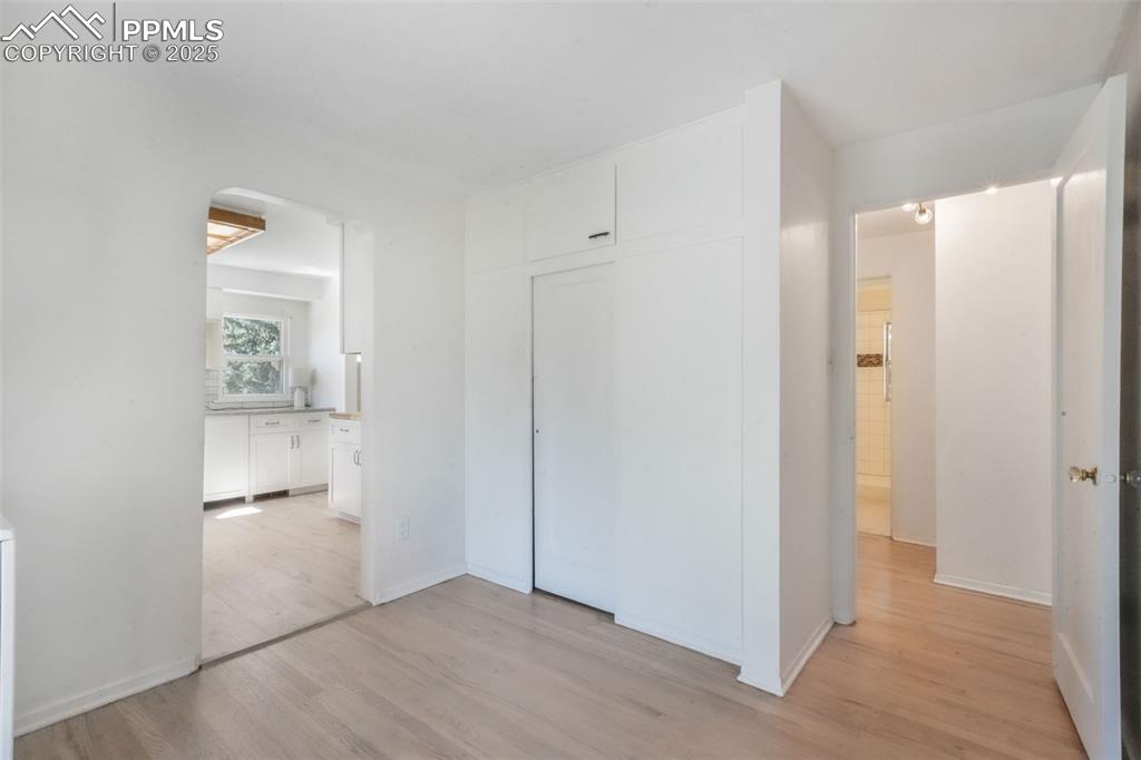 Image 22 of 50: Dining Area