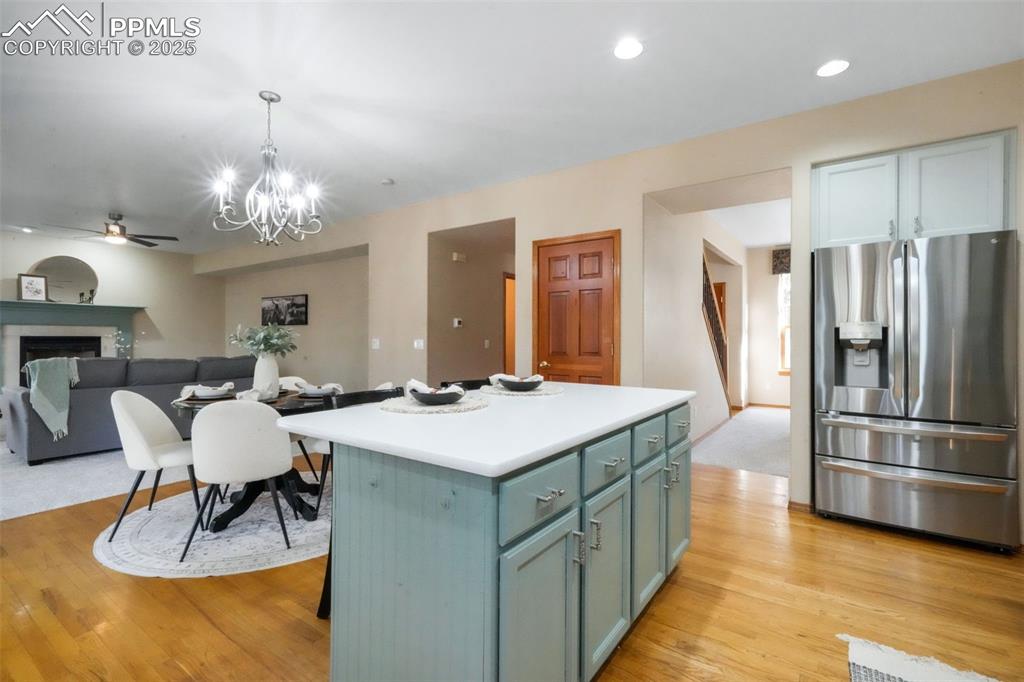 Image 13 of 50: Kitchen