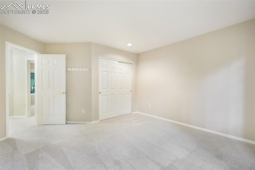 Image 28 of 50: Bedroom