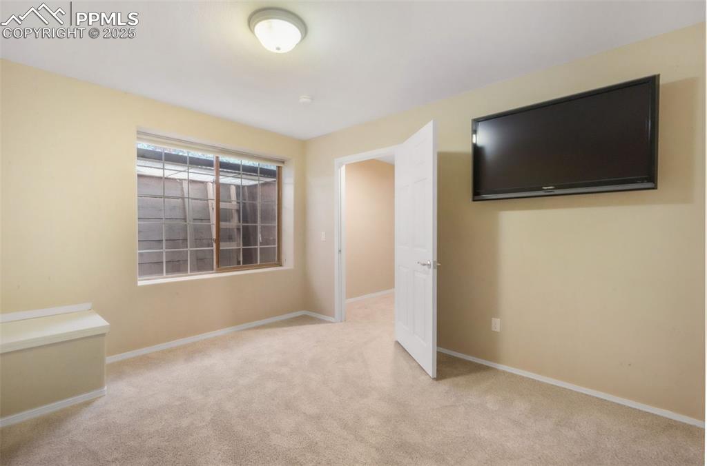 Image 42 of 50: Bedroom