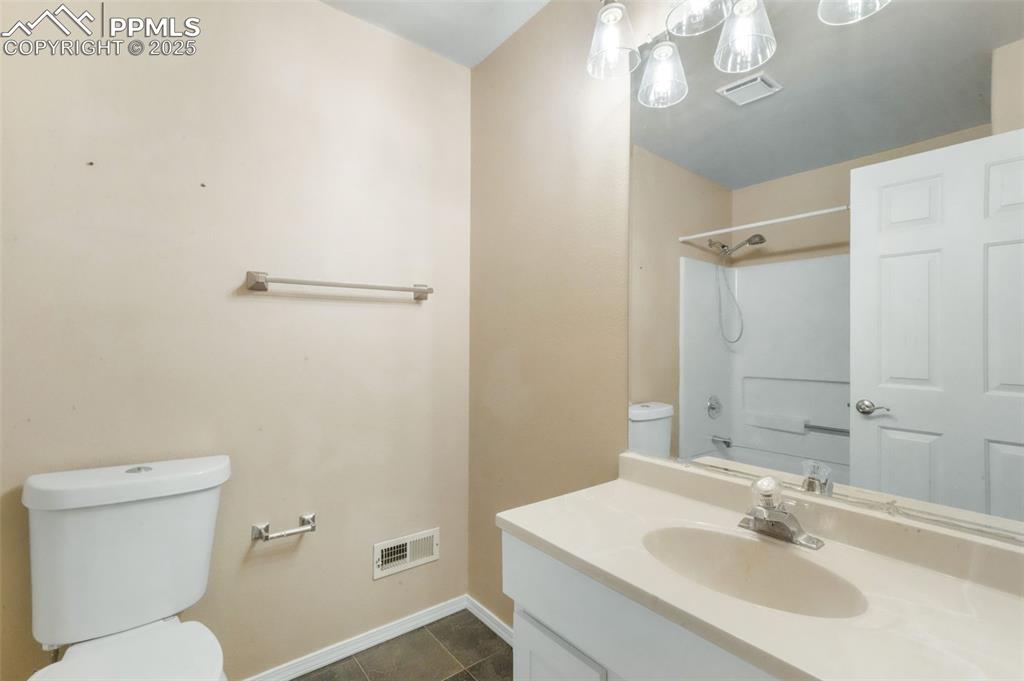 Image 44 of 50: Bathroom